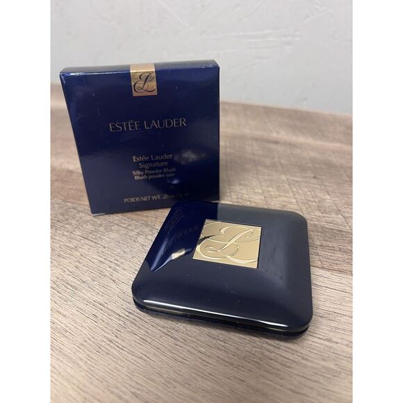 Estee Lauder Signature Silky Powder Blush 77 Radiant Berry - Discontinued